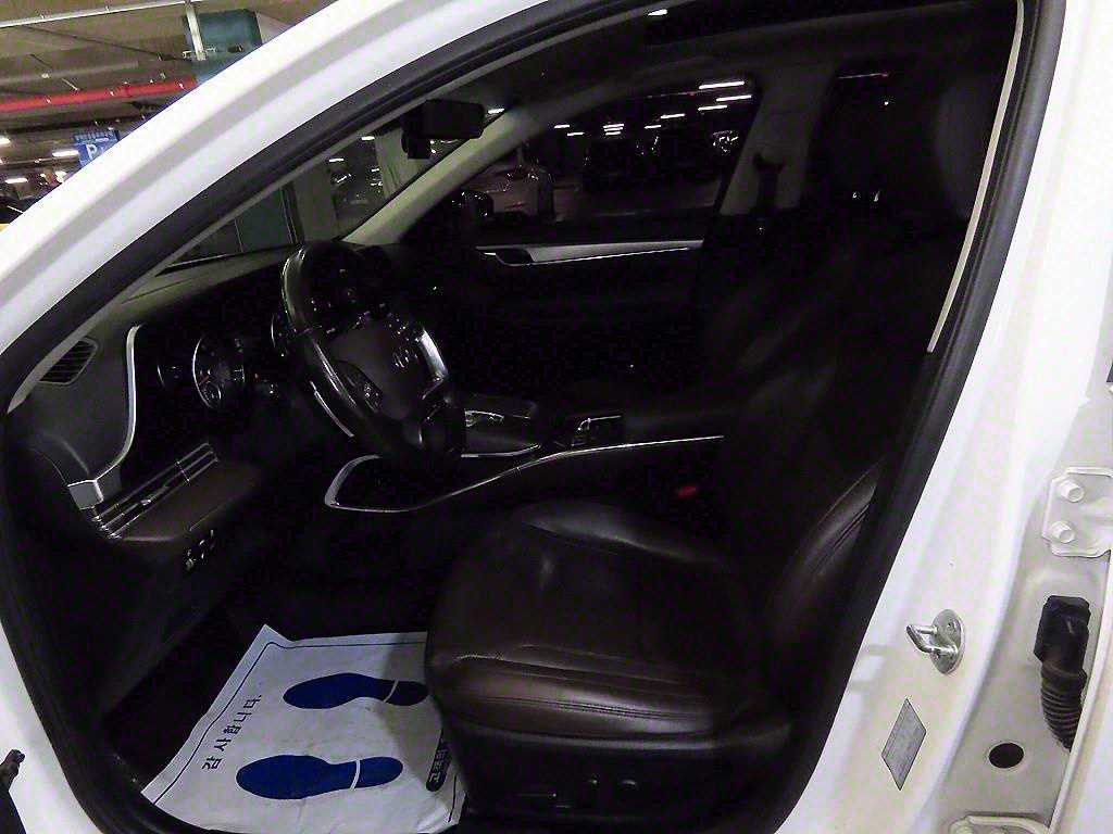 HYUNDAI Grandeur - Vista 6