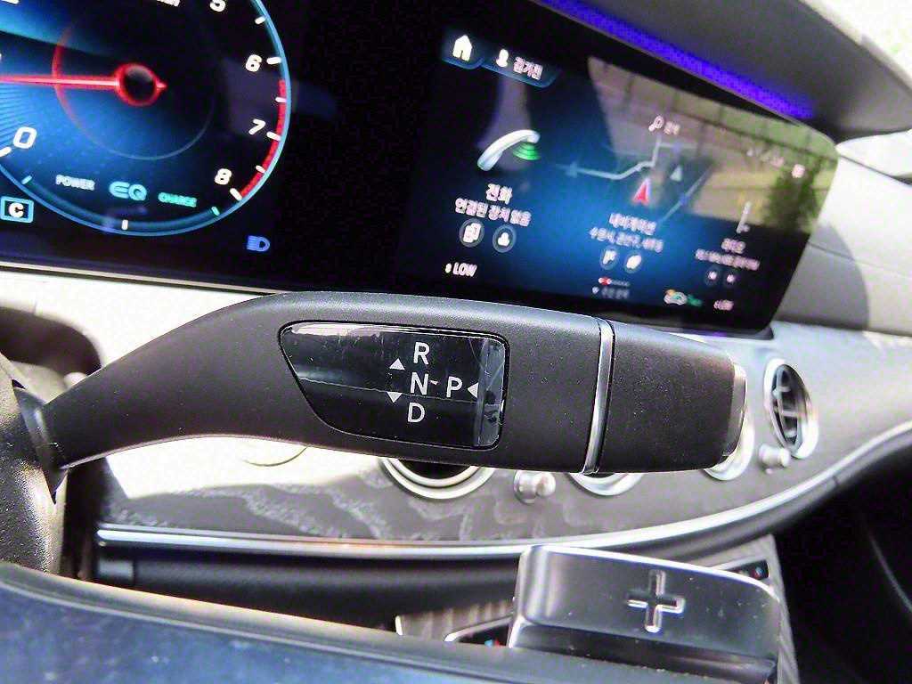 Mercedes Benz E class - Vista 12