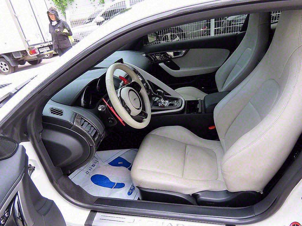 Jaguar F-TYPE - Vista 5