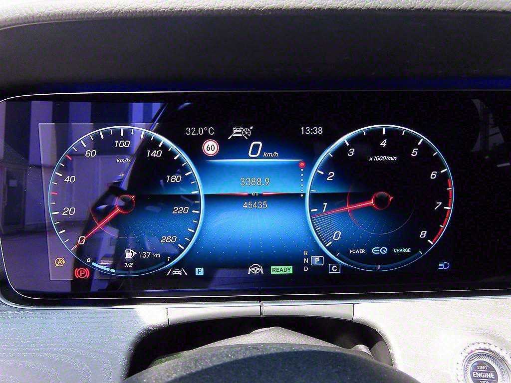 Mercedes Benz E class - Vista 10