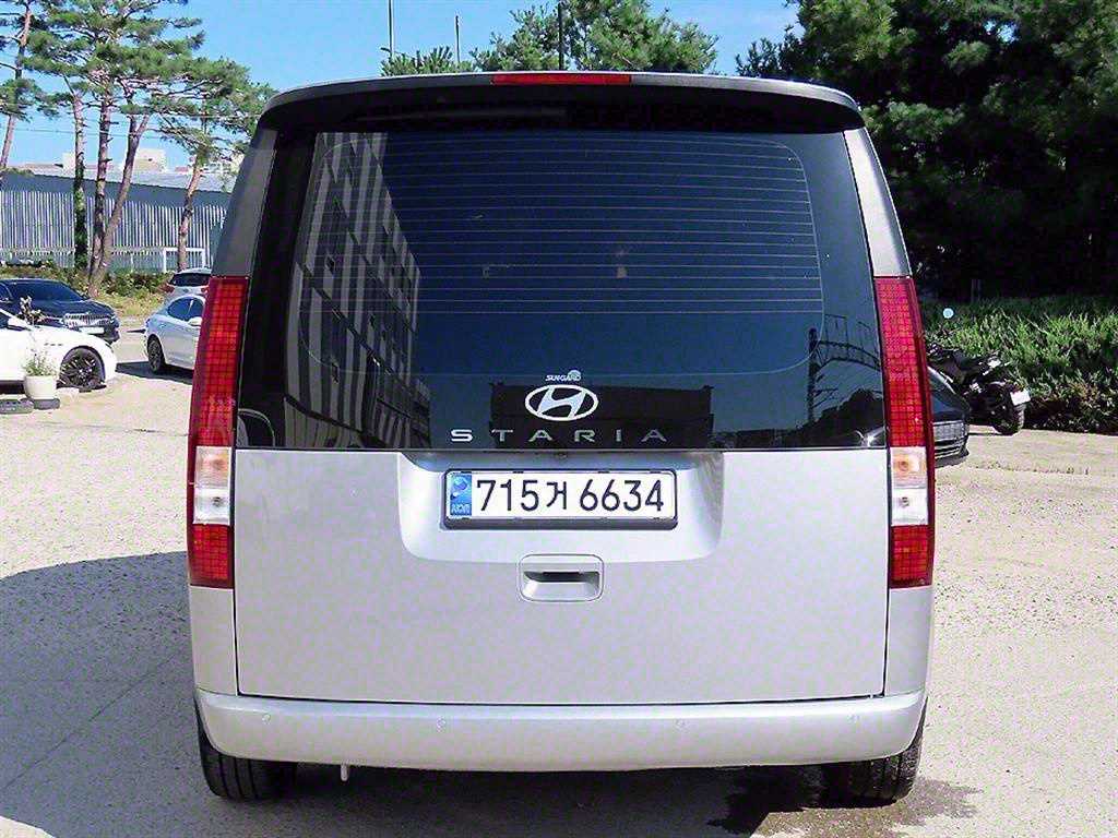 HYUNDAI Staria - Vista 4