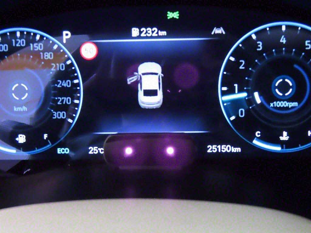 Genesis G70 - Vista 8