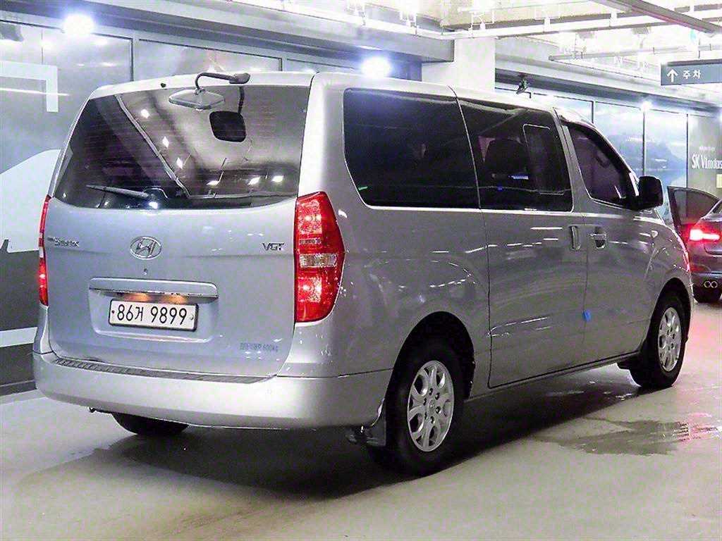 HYUNDAI Starex - Vista 4