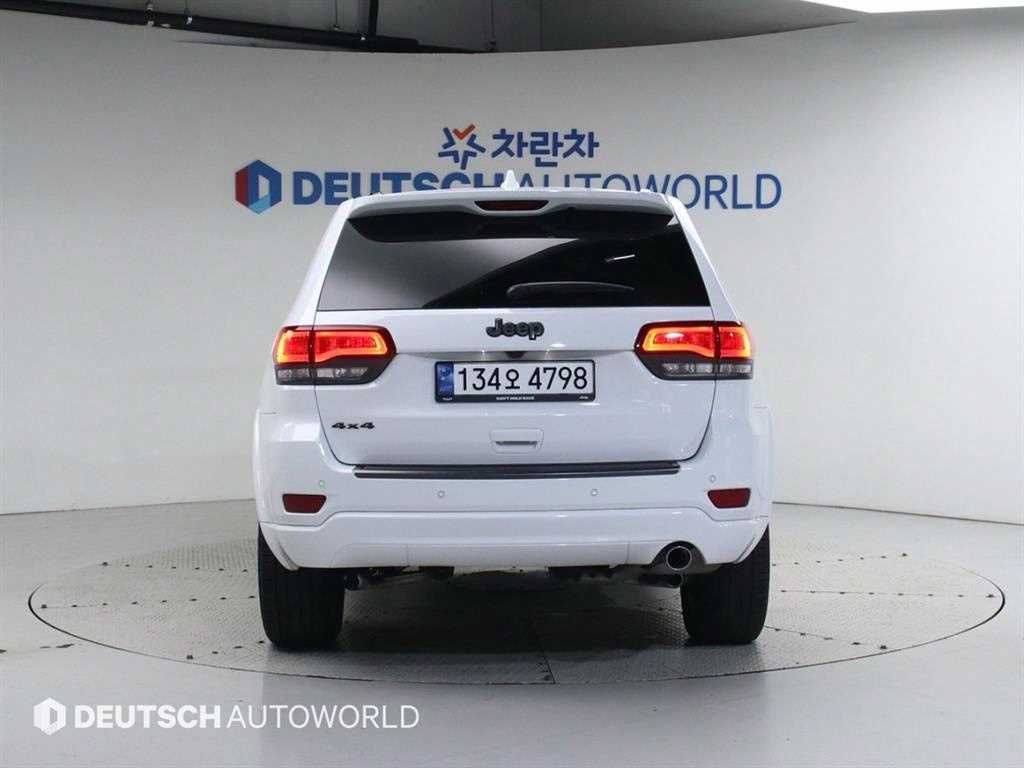 Jeep Cherokee - Vista 4