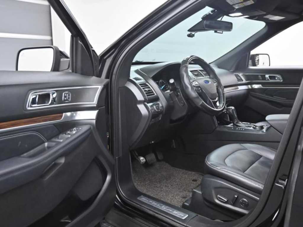 Ford Explorer - Vista 11