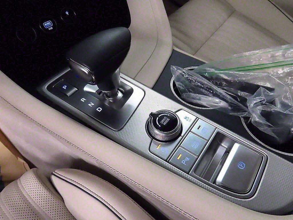 Genesis G70 - Vista 10