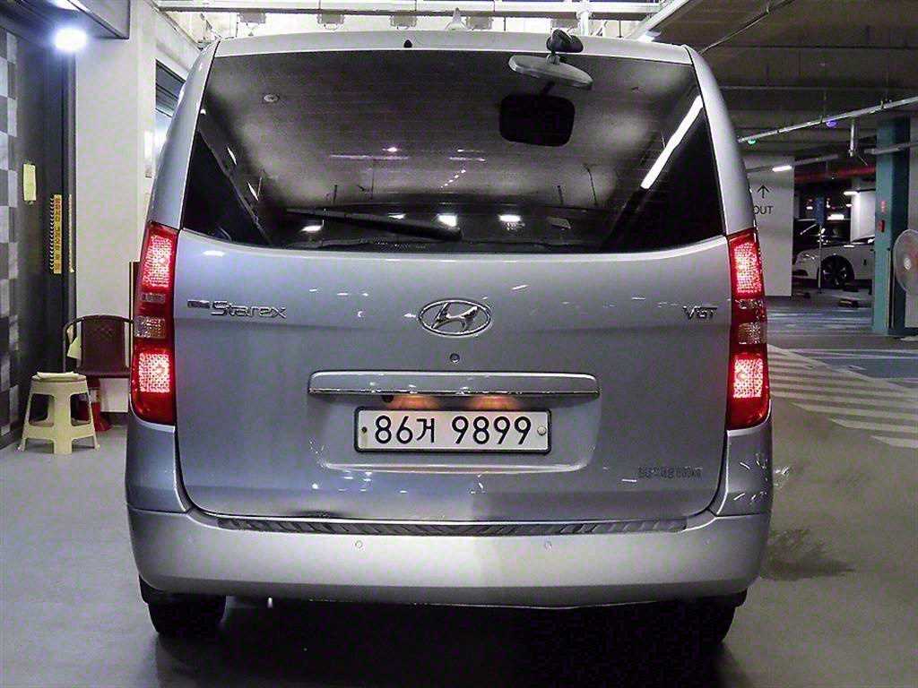HYUNDAI Starex - Vista 5