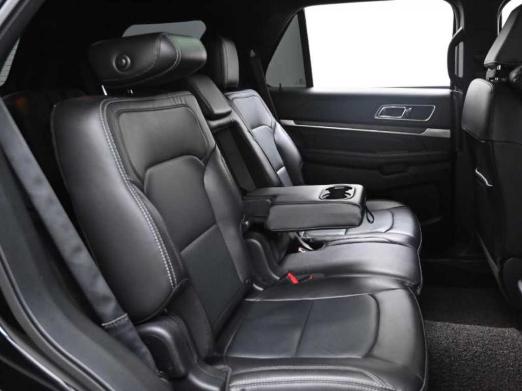 Ford Explorer - Vista 12