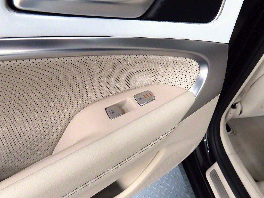 Genesis G70 - Vista 12