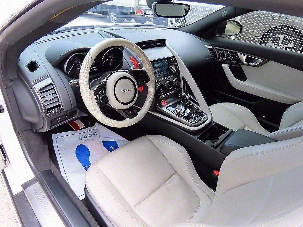 Jaguar F-TYPE - Vista 6