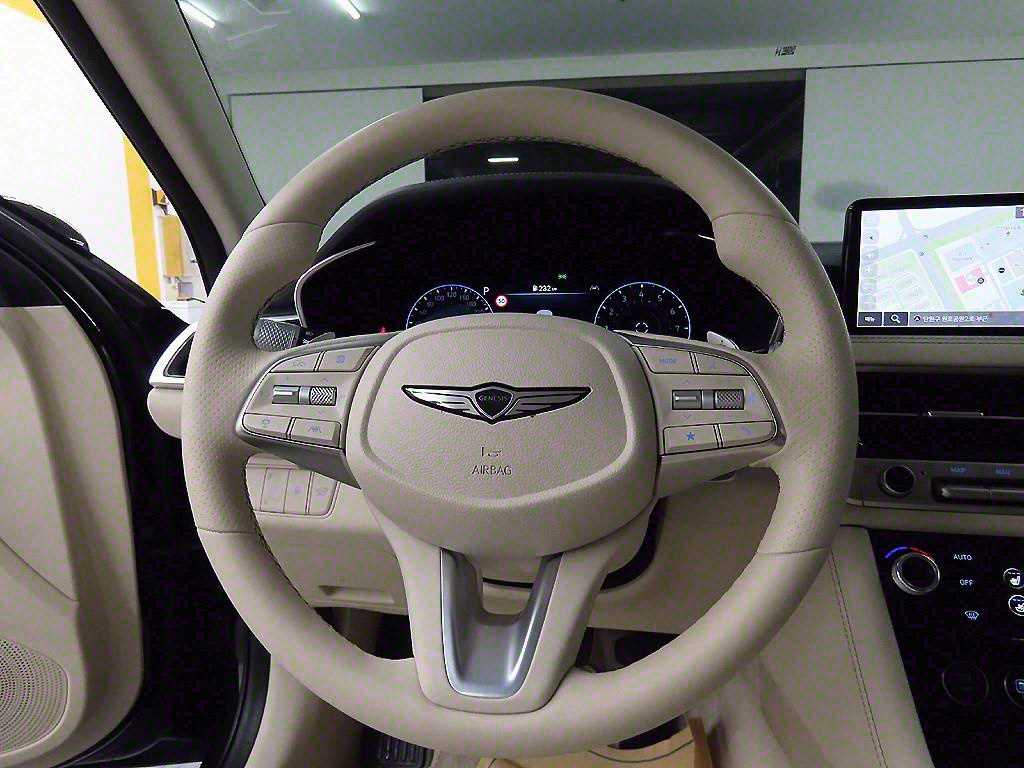 Genesis G70 - Vista 9