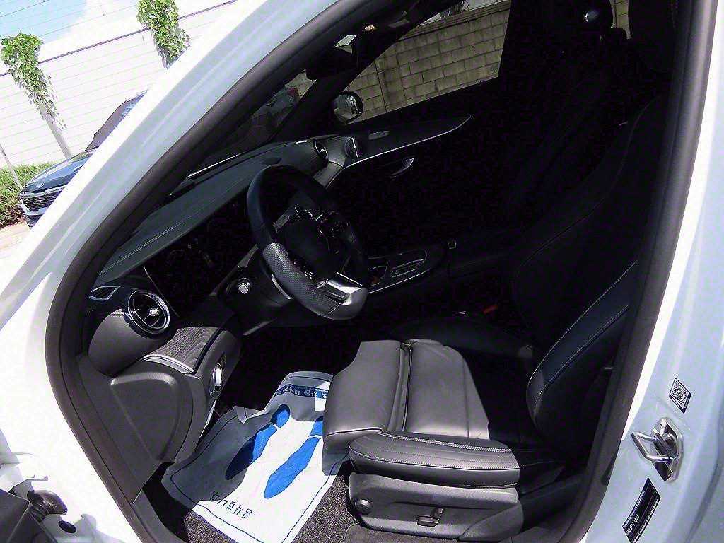 Mercedes Benz E class - Vista 5