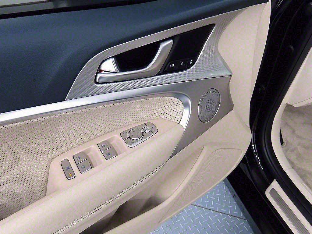 Genesis G70 - Vista 11