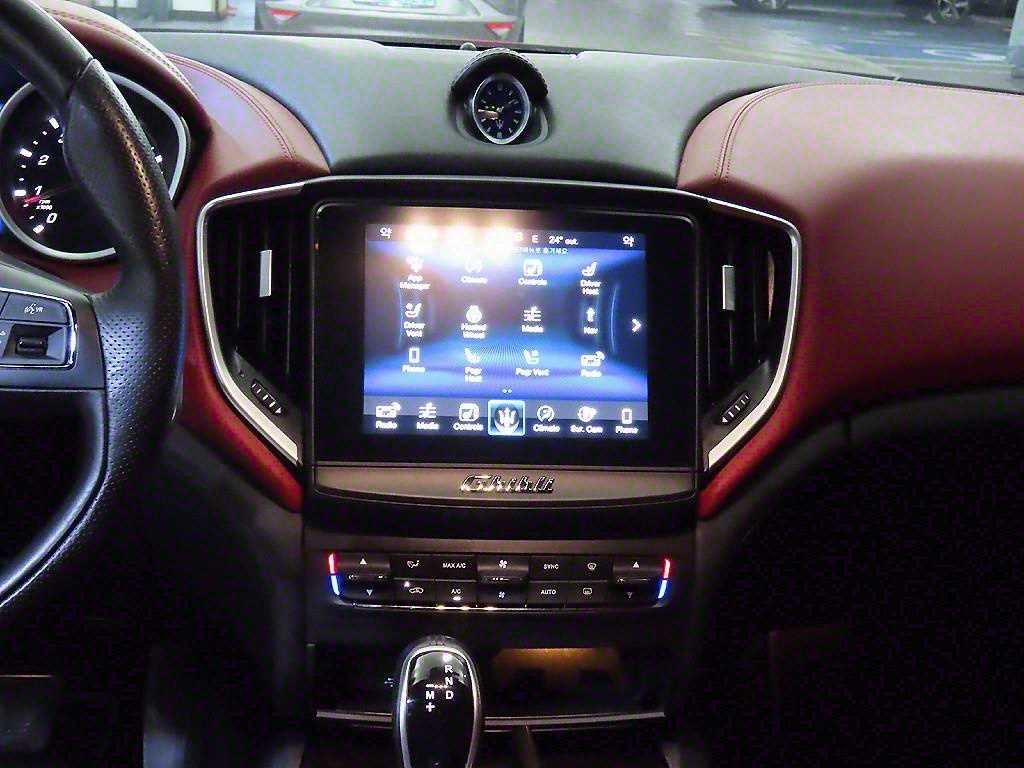 Maserati Ghibli - Vista 10