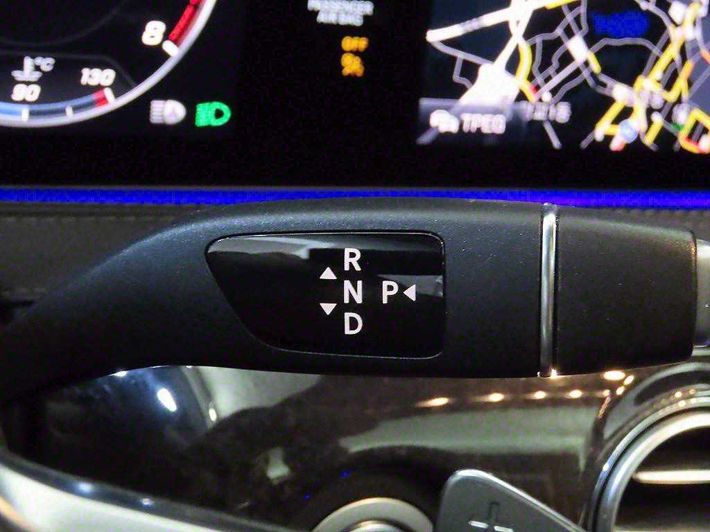 Mercedes Benz S Class - Vista 12