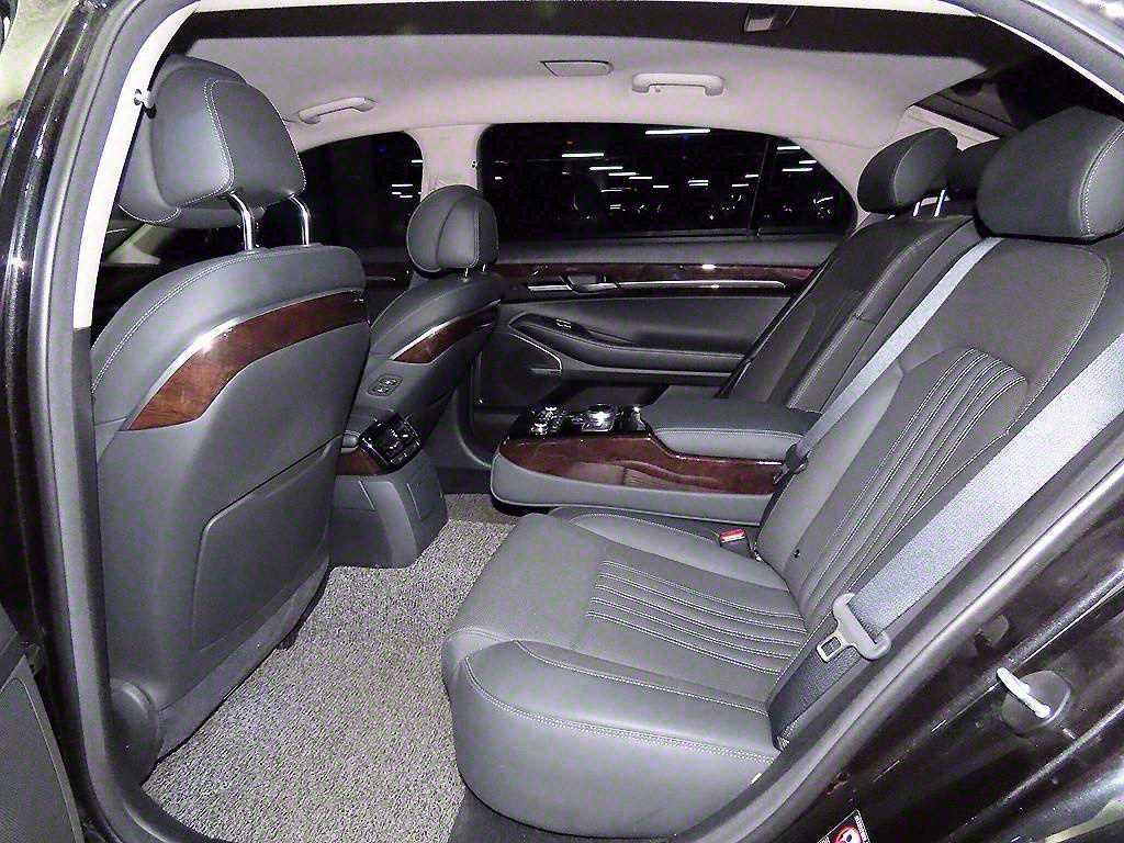 Genesis EQ900 - Vista 7