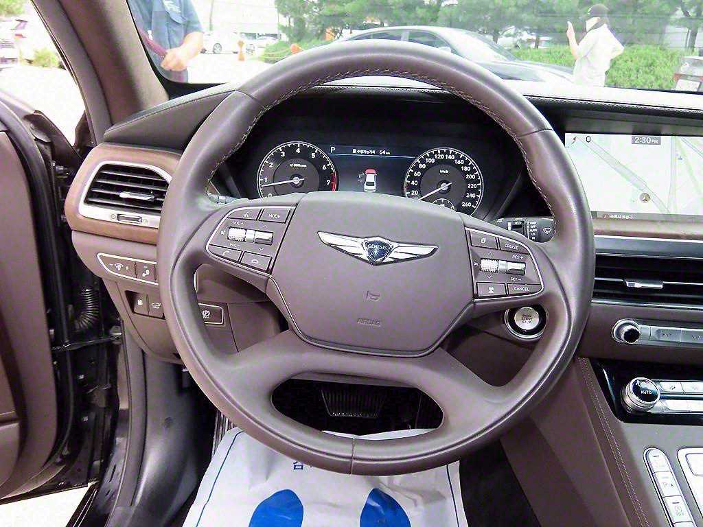 Genesis G90 - Vista 8