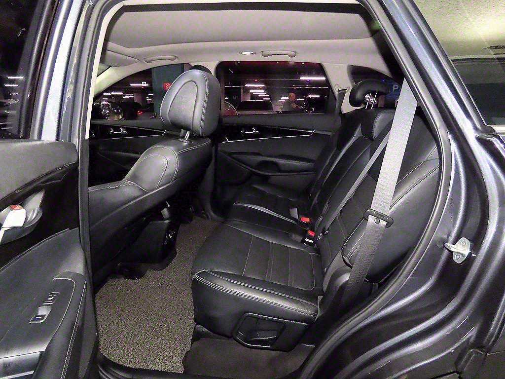KIA Sorento - Vista 7
