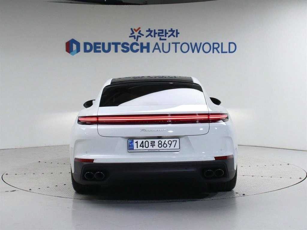 Porsche Panamera - Vista 4