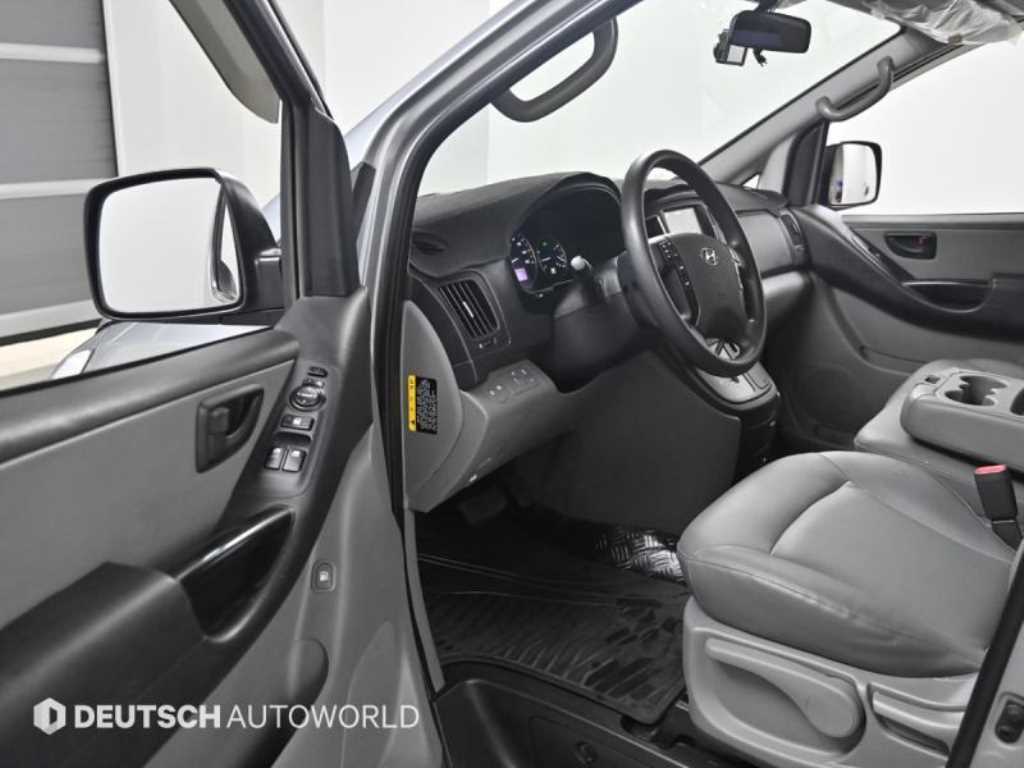 HYUNDAI Starex - Vista 11