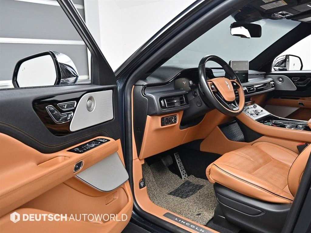 Lincoln Aviator - Vista 12