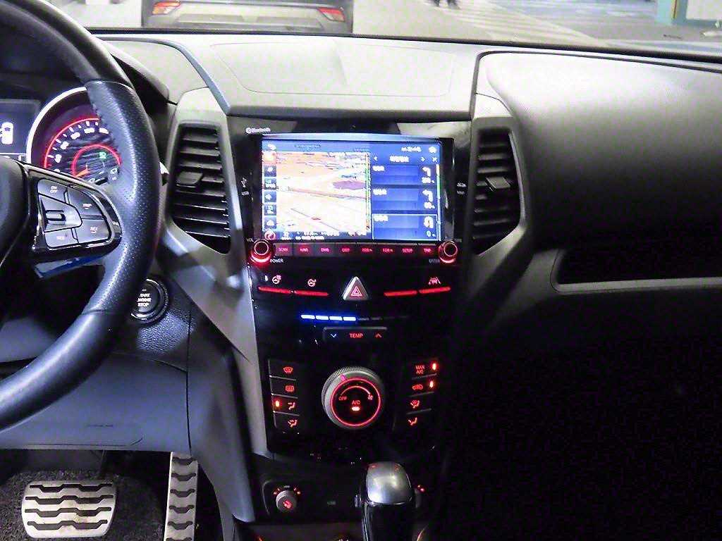 Ssangyong Tivoli - Vista 11