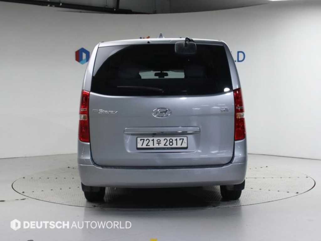 HYUNDAI Starex - Vista 4