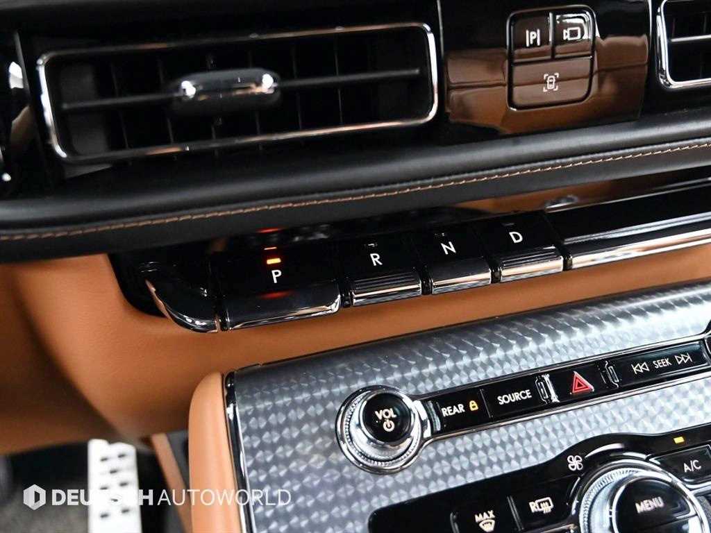 Lincoln Aviator - Vista 6