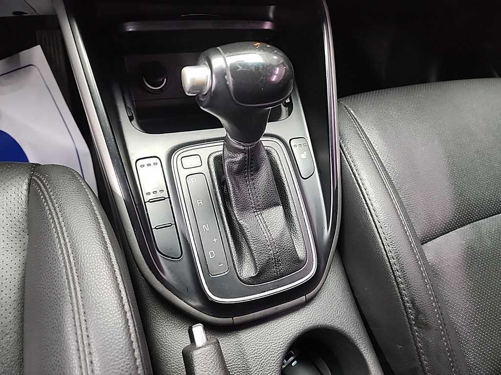 KIA Carens - Vista 8