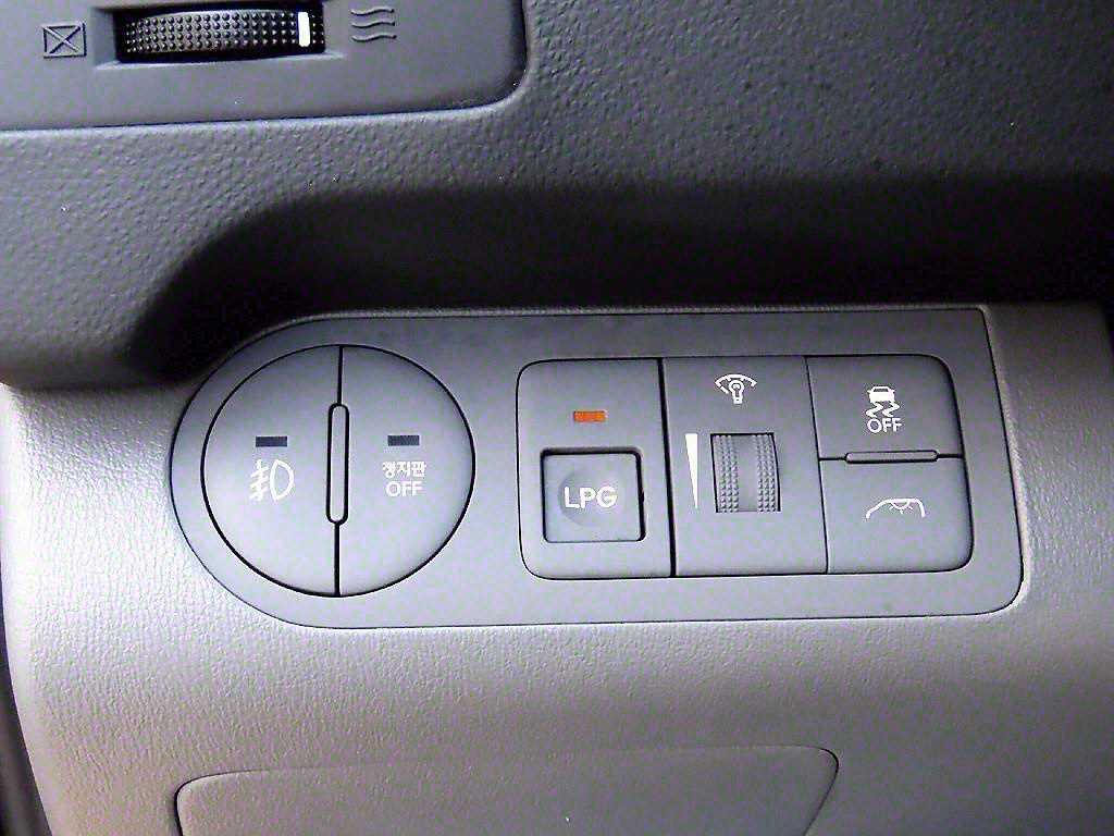 HYUNDAI Starex 2019 Amarillo - Importación desde Corea - HF Imports Iquique - Foto 13