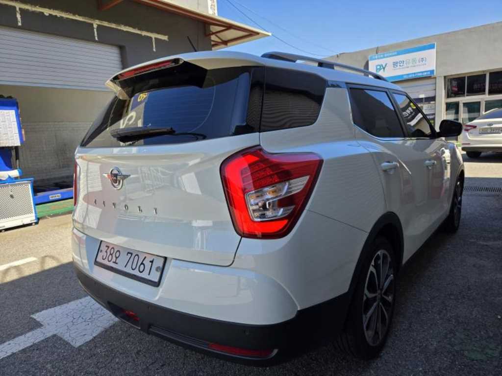 Ssangyong Tivoli - Vista 4