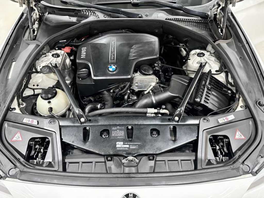 BMW 5 Series - Vista 5