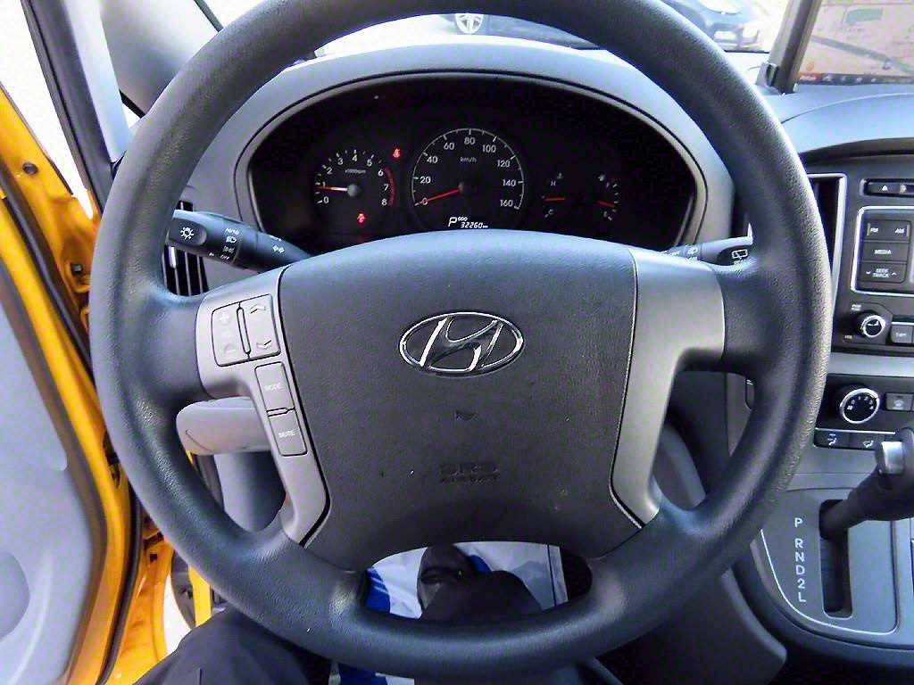 HYUNDAI Starex - Vista 9