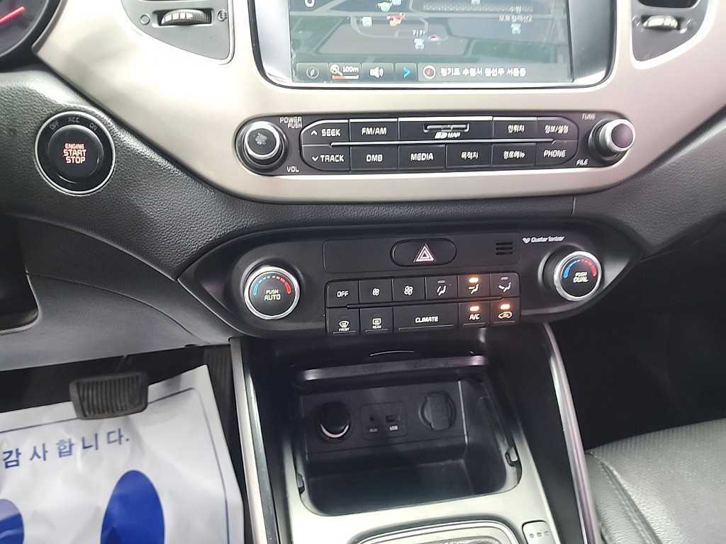 KIA Carens - Vista 10