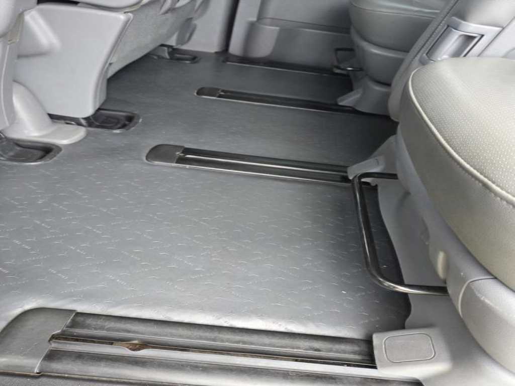 HYUNDAI Starex - Vista 11