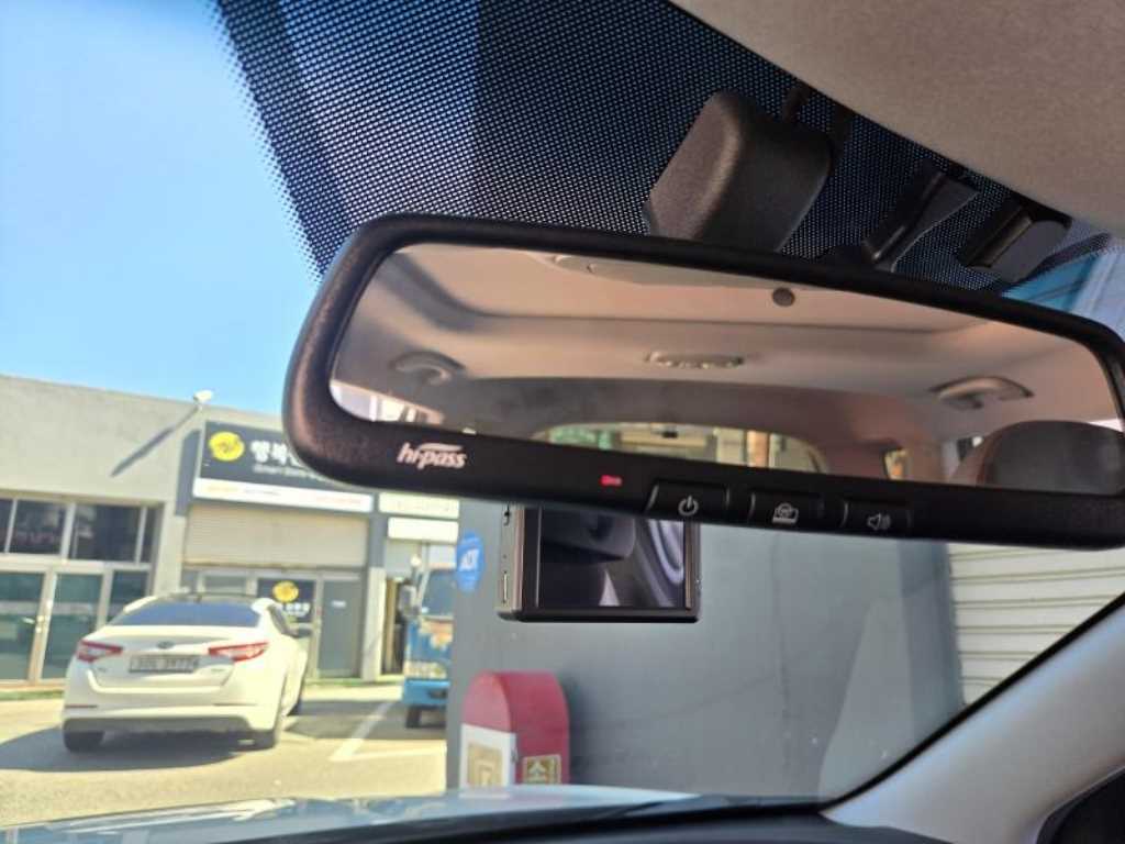 Ssangyong Tivoli - Vista 12