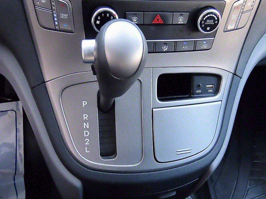 HYUNDAI Starex - Vista 11