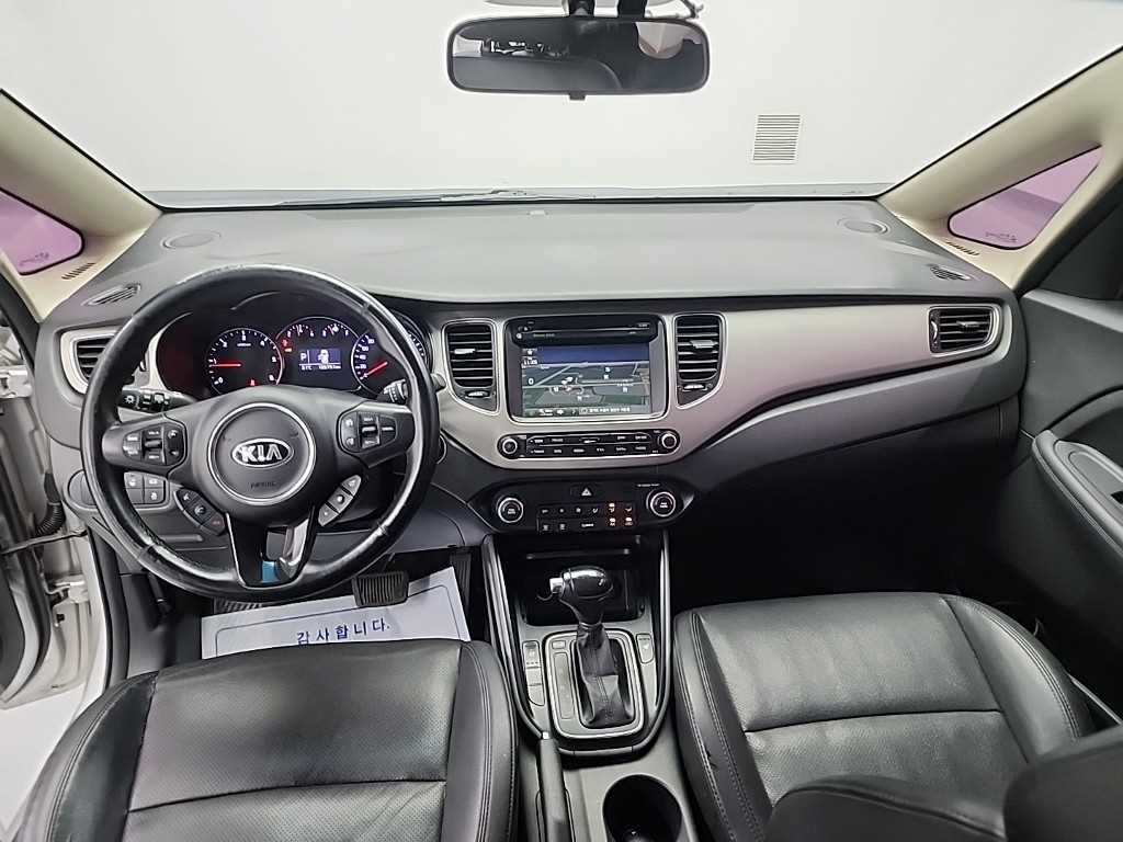 KIA Carens - Vista 7