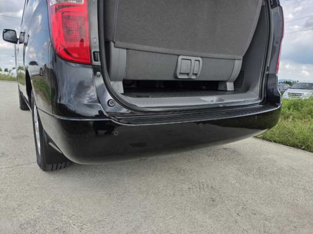 HYUNDAI Starex - Vista 7