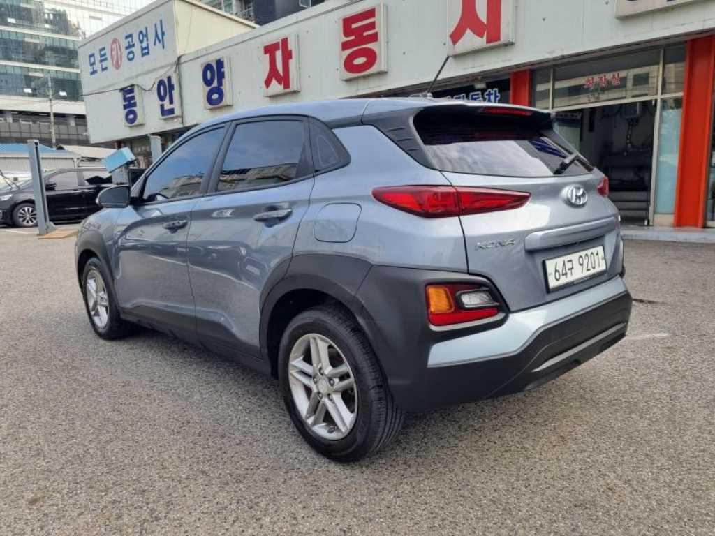 HYUNDAI Kona - Vista 6