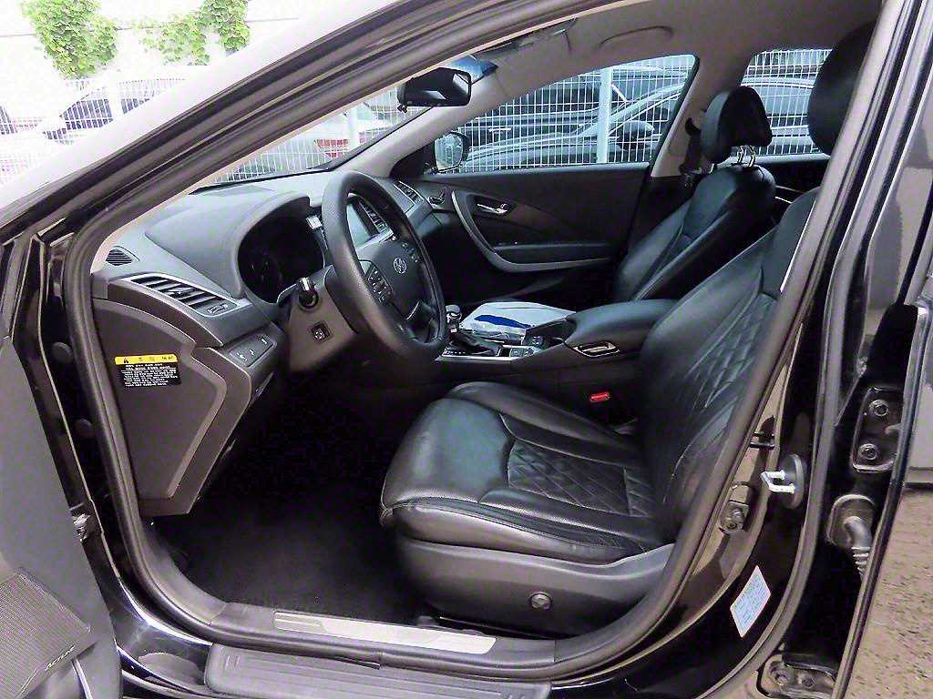 HYUNDAI Aslan - Vista 5