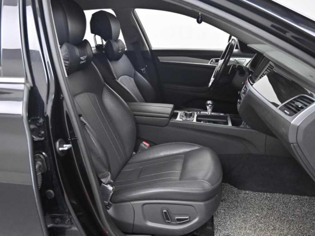 Genesis G80 - Vista 10