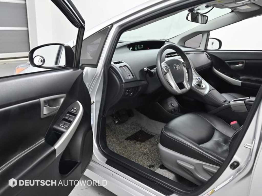 Toyota Prius - Vista 11