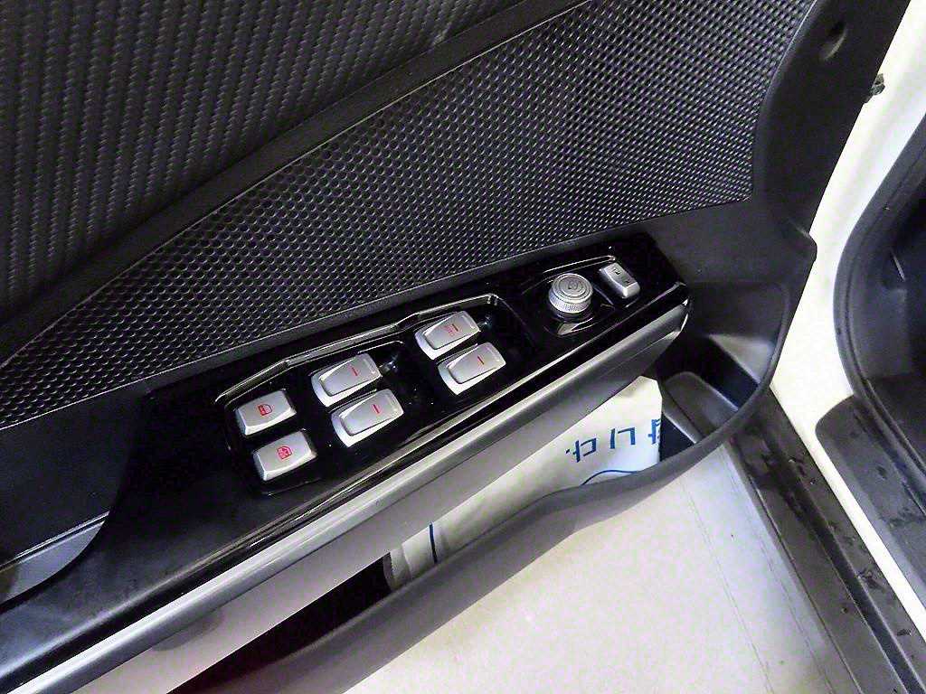 Ssangyong Tivoli 2018 Blanco - Importación desde Corea - HF Imports Iquique - Foto 13