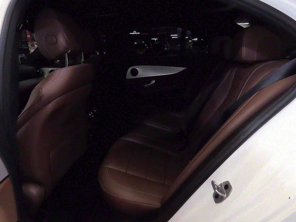 Mercedes Benz E class - Vista 7