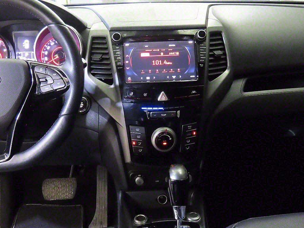 Ssangyong Tivoli - Vista 11