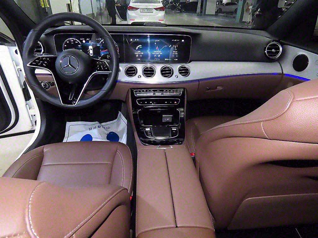 Mercedes Benz E class - Vista 10