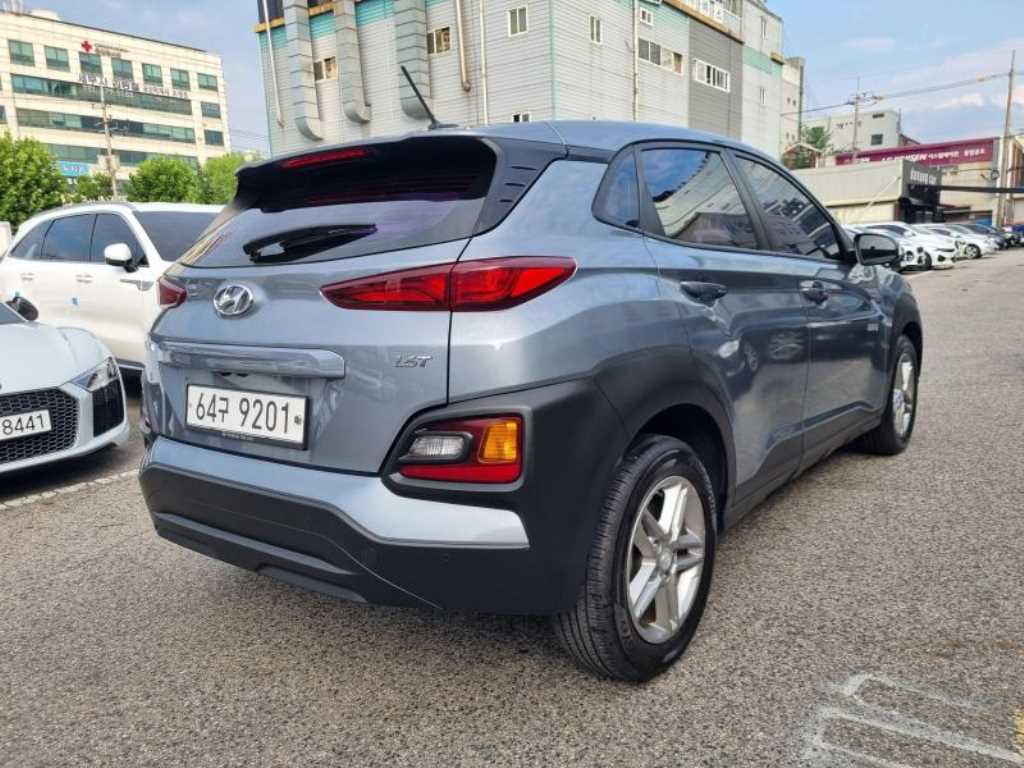 HYUNDAI Kona - Vista 4
