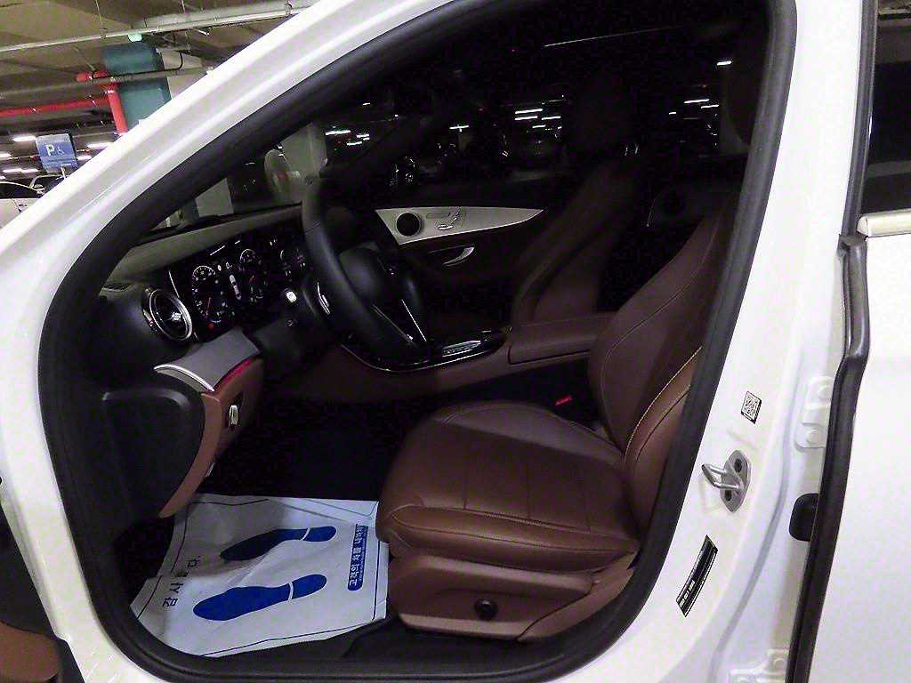 Mercedes Benz E class - Vista 6