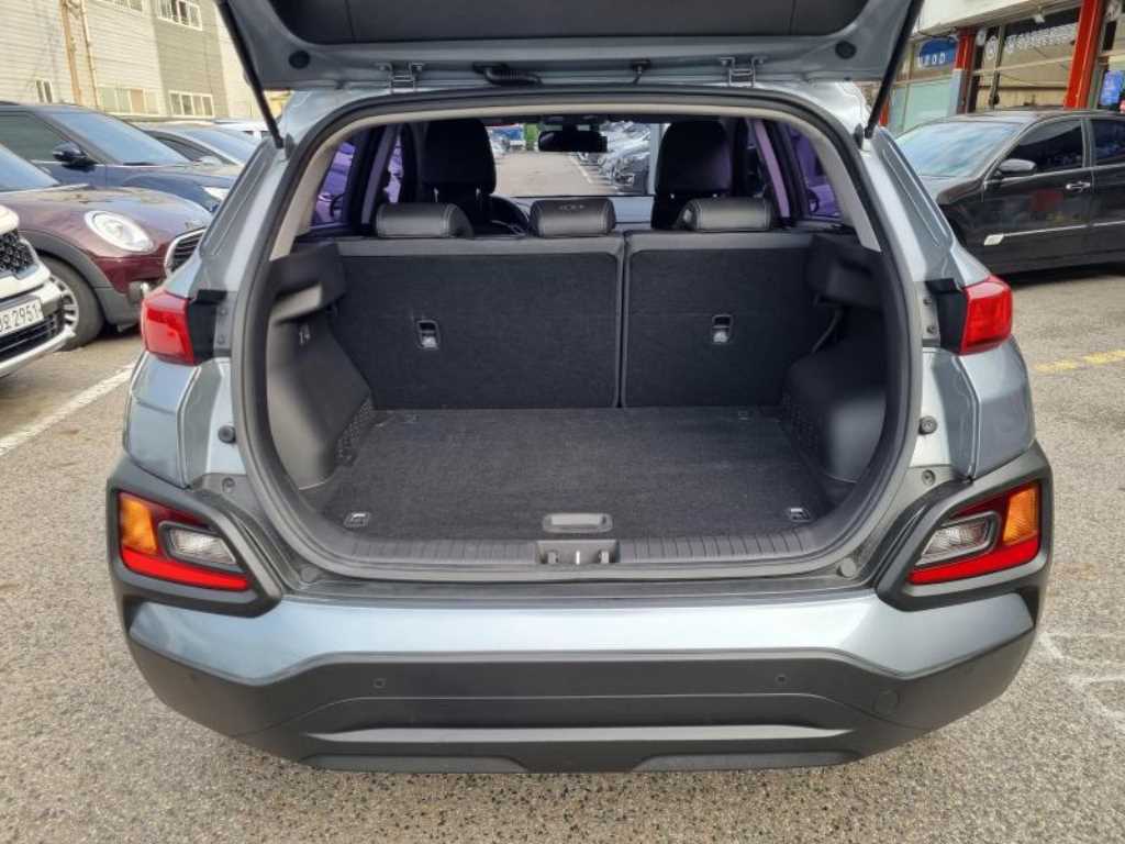 HYUNDAI Kona - Vista 8